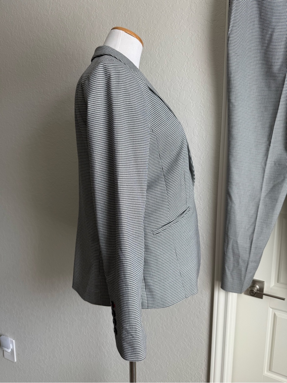 Talbots Square Houndstooth Blazer - Picture 4 of 11